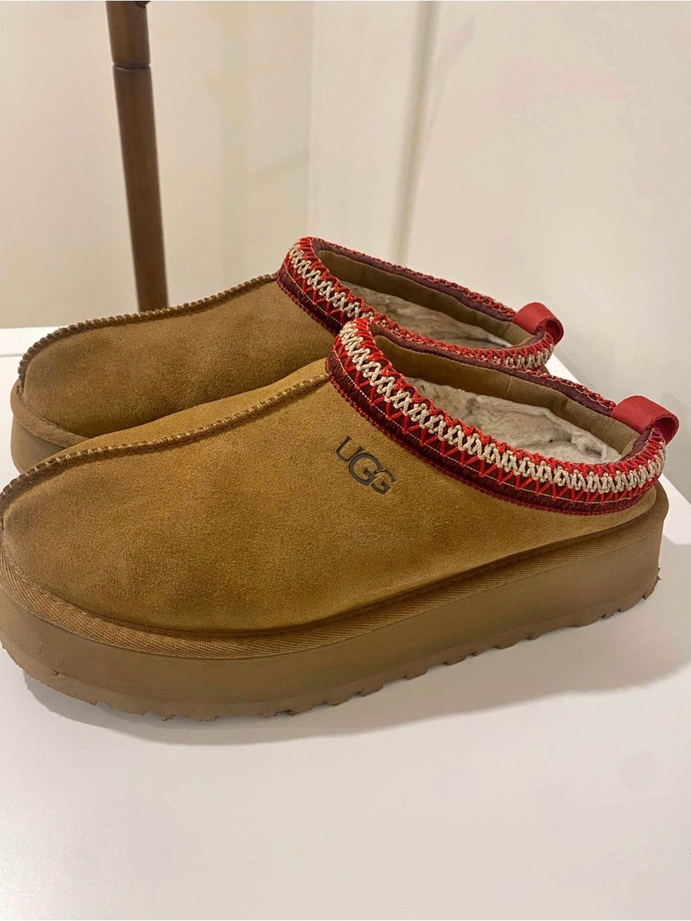 UGG tasman platform, tazz, size 9